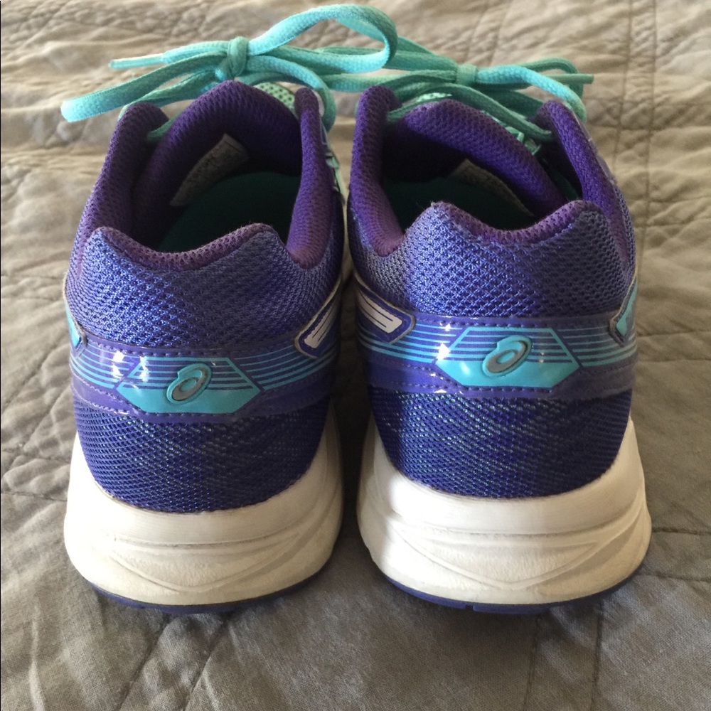 ASICS sneakers, size 7.5, very good used condition